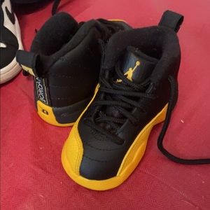 Jordan 12s university gold size 4c